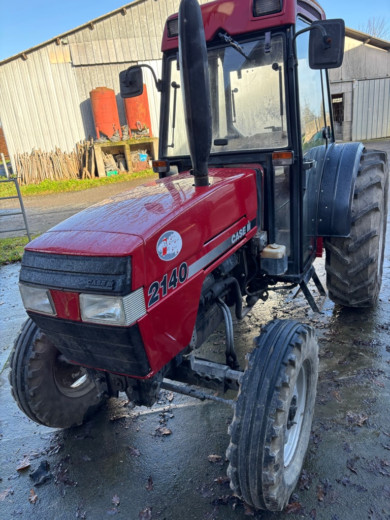 Tracteur CASE IH 2140 - photo slide 1