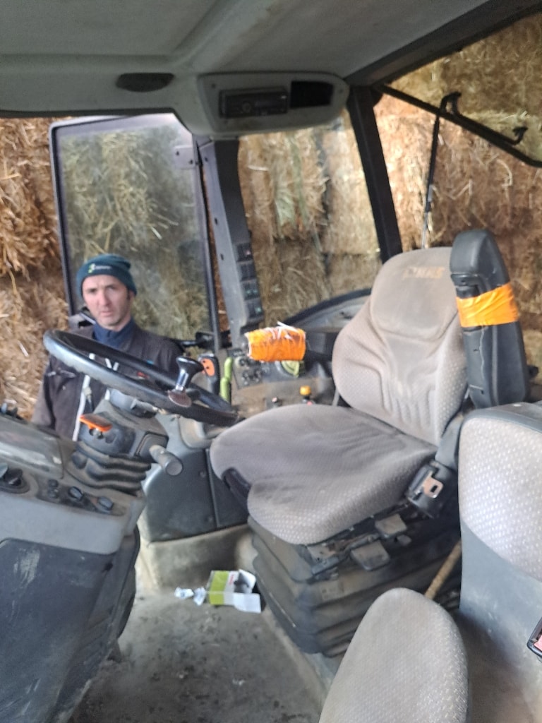Tracteur CLAAS ARION 410 - photo slide 10