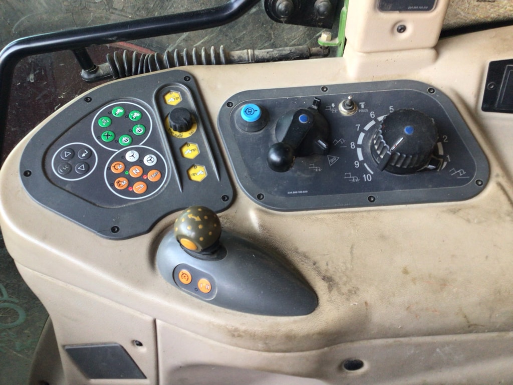 Tracteur chargeur FENDT 211 VARIO - photo slide 22