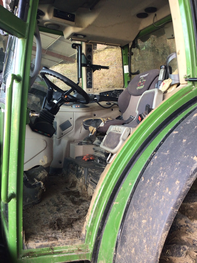 Tracteur chargeur FENDT 211 VARIO - photo slide 21