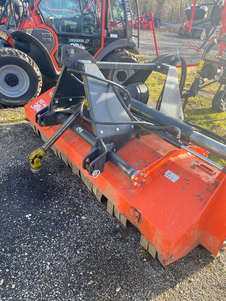Broyeur KUBOTA Se4235 - photo slide 3