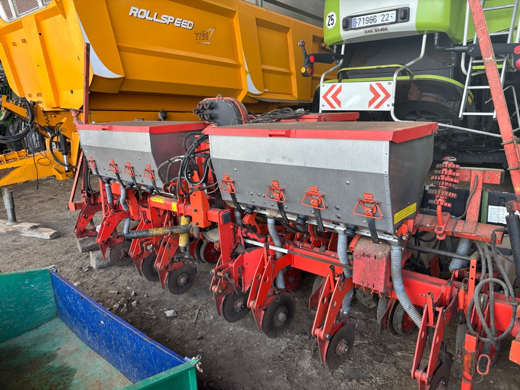 Semoir monograine KUHN Planter - photo slide 2