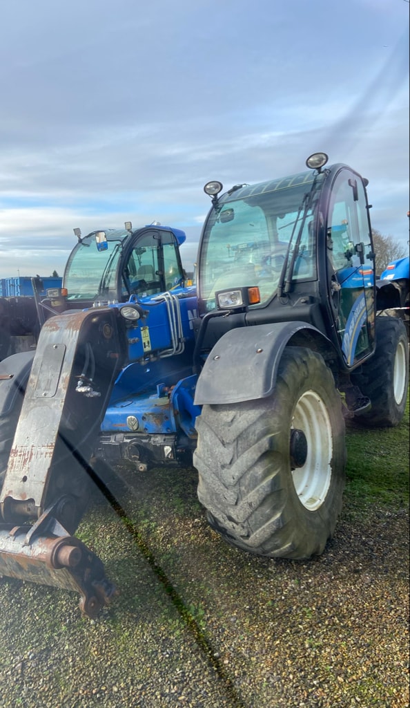 Telescopique NEW HOLLAND LM 7.42 - photo slide 2