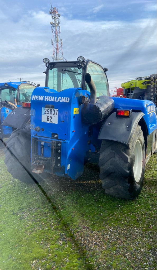 Telescopique NEW HOLLAND LM 7.42 - photo slide 3