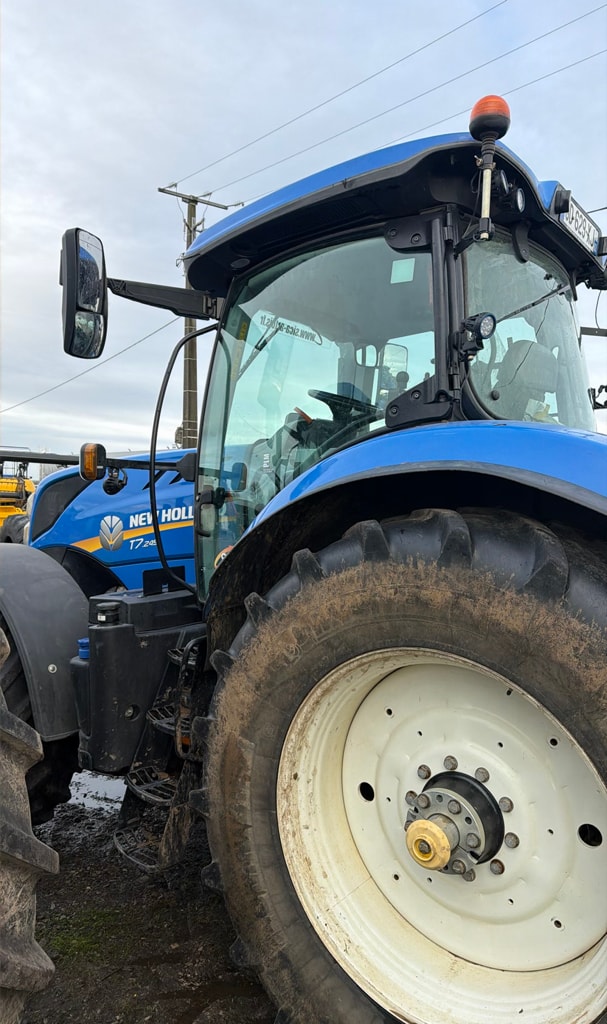 Tracteur NEW HOLLAND T7.245 - photo slide 5
