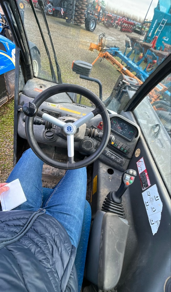 Telescopique NEW HOLLAND LM 5060 - photo slide 3