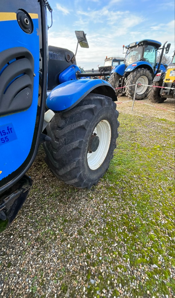 Telescopique NEW HOLLAND LM 5060 - photo slide 9