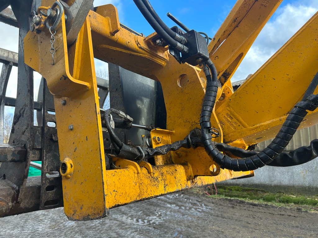 Telescopique JCB 542-70 AGRI XTRA DTVT  - photo slide 10