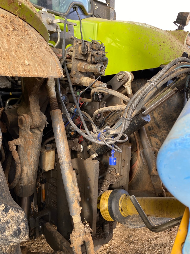 Tracteur CLAAS AXION 850 - photo slide 12