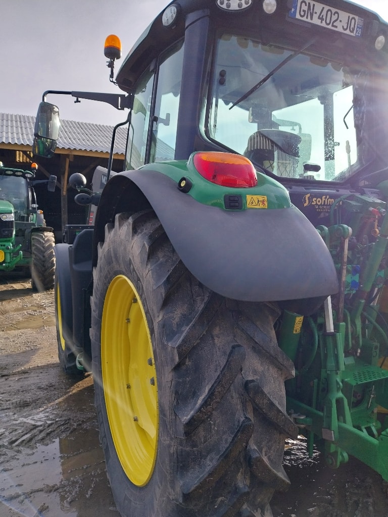Tracteur chargeur JOHN DEERE 6120M - photo slide 4