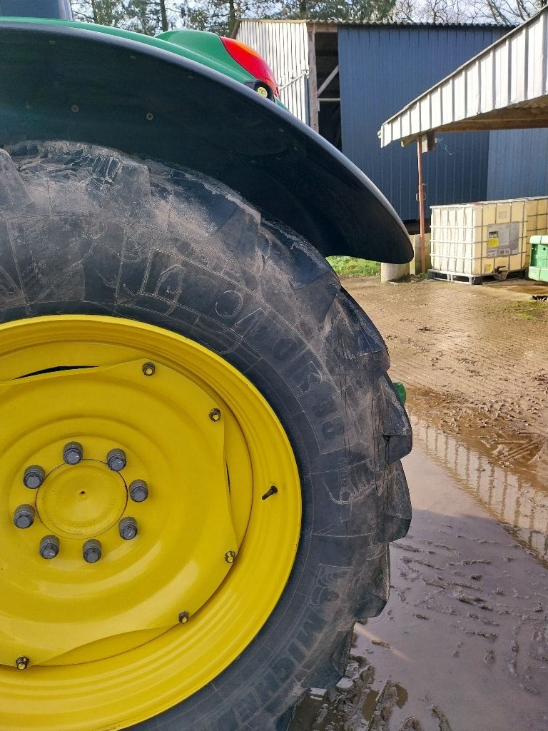 Tracteur chargeur JOHN DEERE 6120M - photo slide 8