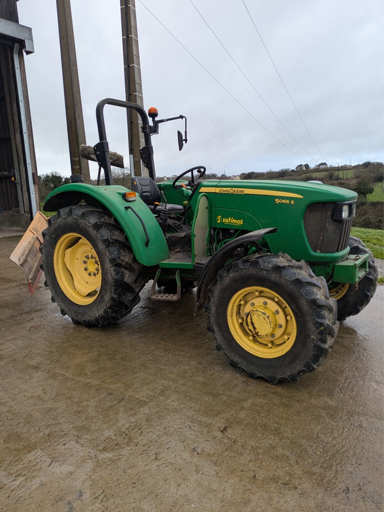 Tracteur JOHN DEERE 5065E - photo slide 17