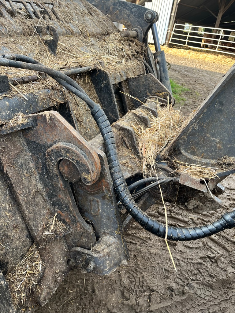 Telescopique MASSEY FERGUSON TH  7038 - photo slide 10