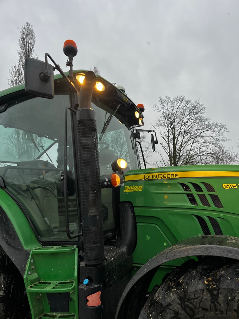 Tracteur JOHN DEERE 6115R - photo slide 5