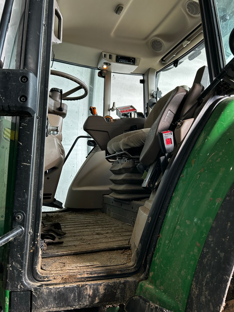 Tracteur chargeur JOHN DEERE 6140M - photo slide 16