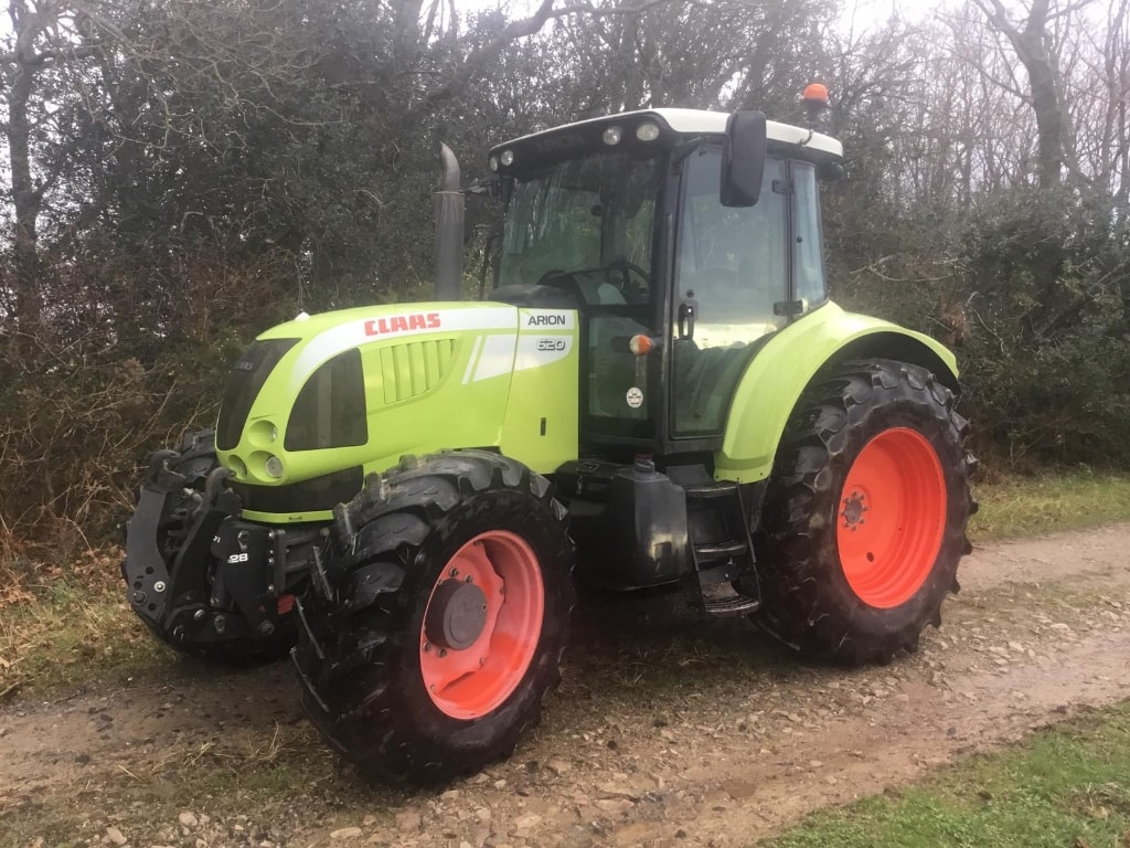 Tracteur CLAAS ARION 620 C - photo slide 1
