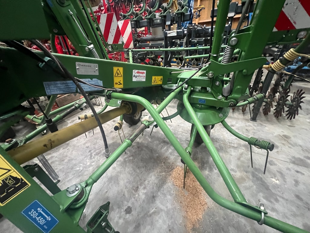 Faneuse KRONE Typ KW 6.72/6 - photo slide 4