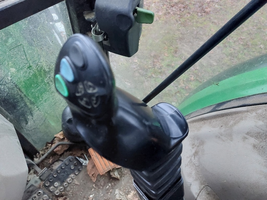 Tracteur chargeur JOHN DEERE 5085M - photo slide 9