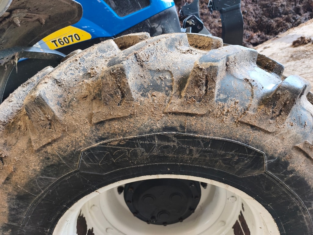 Tracteur NEW HOLLAND T6070 - photo slide 11