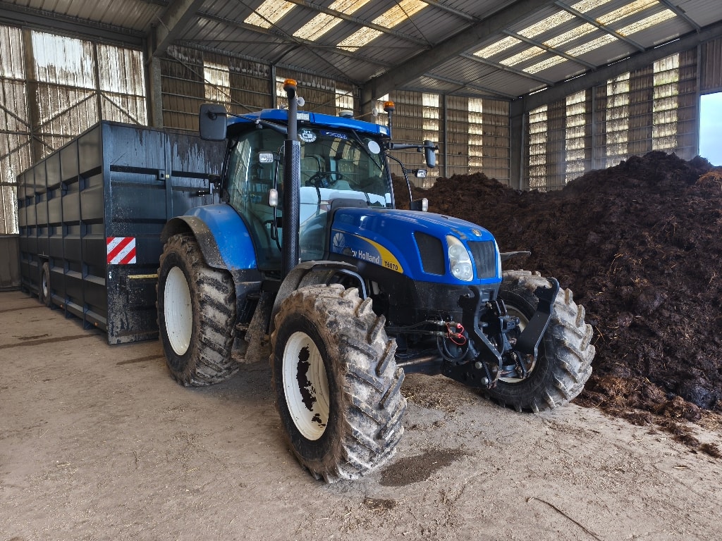 Tracteur NEW HOLLAND T6070 - photo slide 1