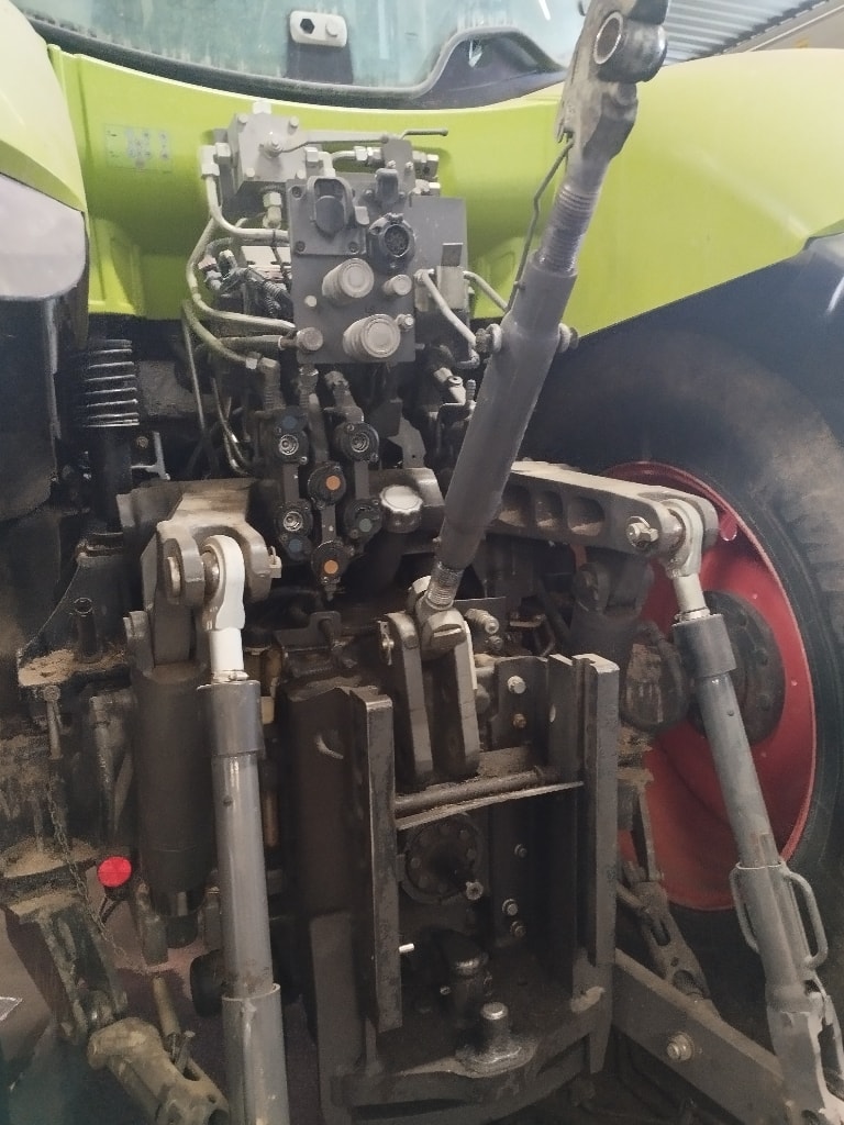 Tracteur CLAAS AXION 810 - photo slide 8