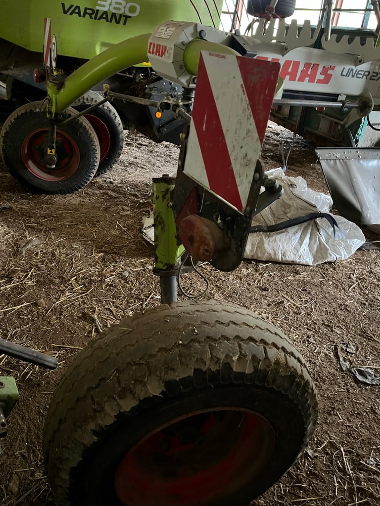 Andaineur CLAAS LINER 2700 - photo slide 10