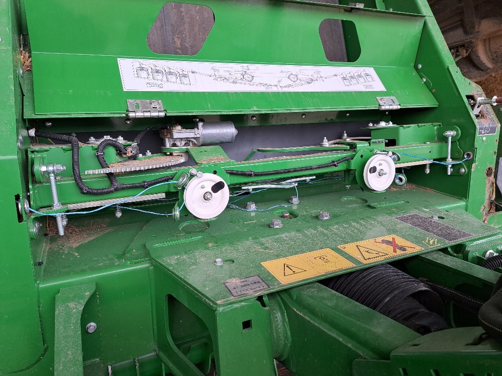 Presse balles rondes JOHN DEERE V 461 M - photo slide 7