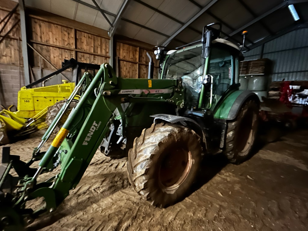 Tracteur chargeur FENDT 311 Power S4 - photo slide 2