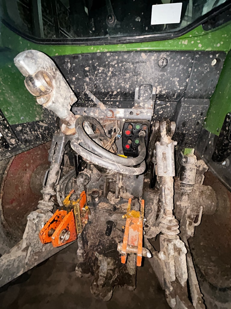 Tracteur chargeur FENDT 311 Power S4 - photo slide 7