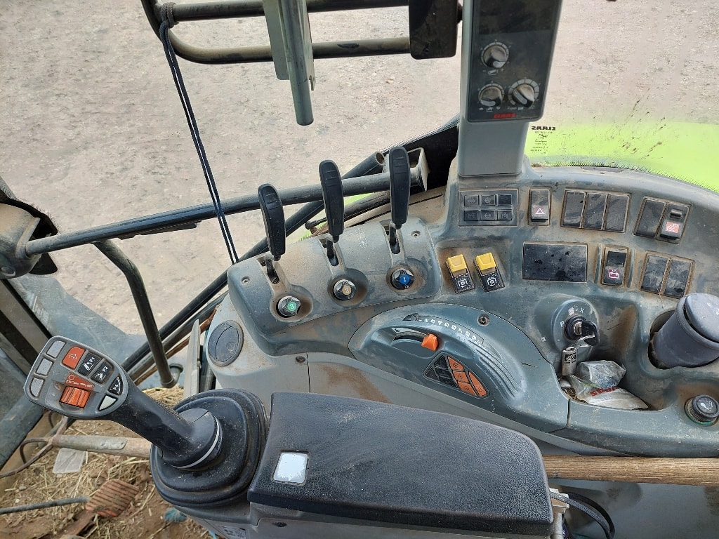 Tracteur chargeur CLAAS ARION 420 - photo slide 12