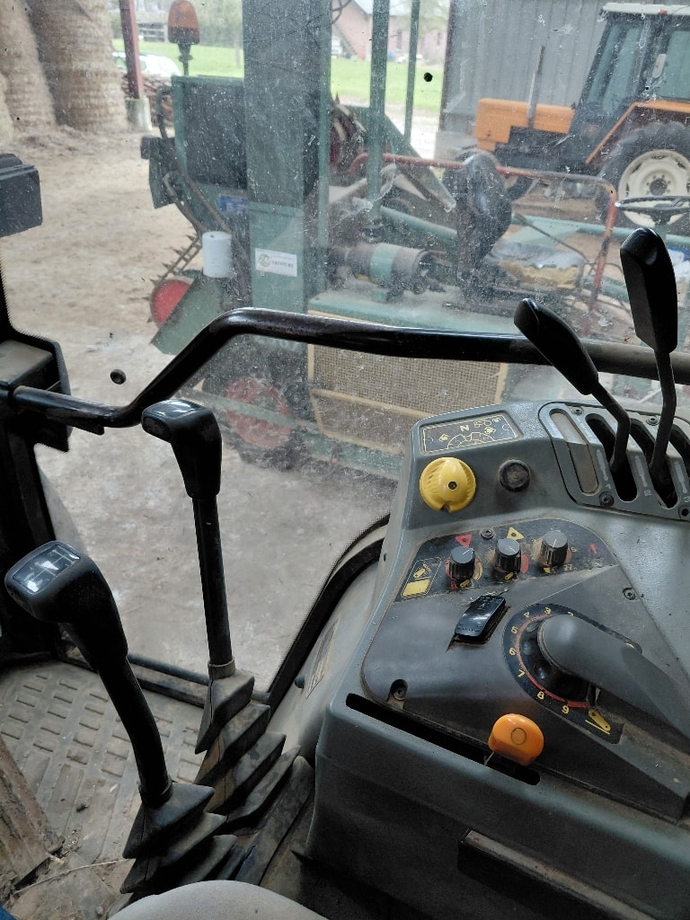 Tracteur MASSEY FERGUSON 6180 - photo slide 11