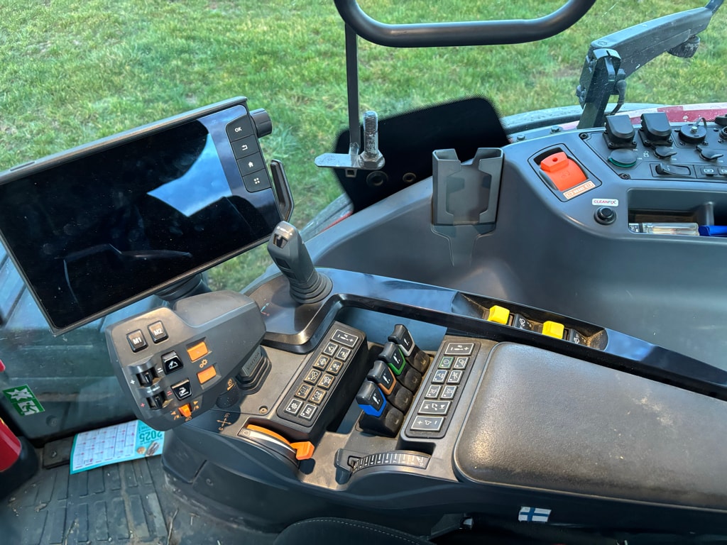 Tracteur VALTRA Q305 - photo slide 7