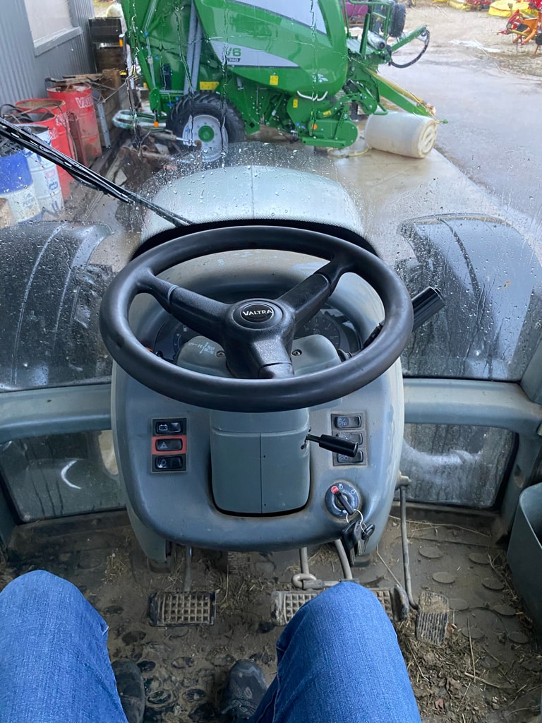 Tracteur VALTRA N143 Versu - photo slide 11