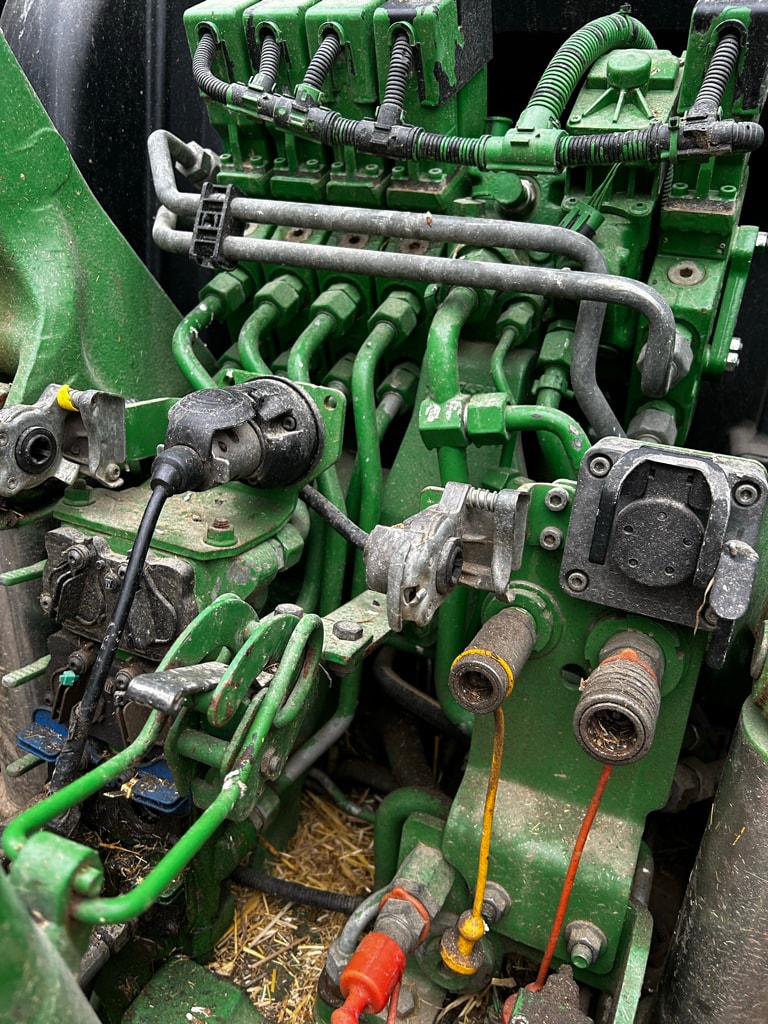 Tracteur JOHN DEERE 6175R - photo slide 16
