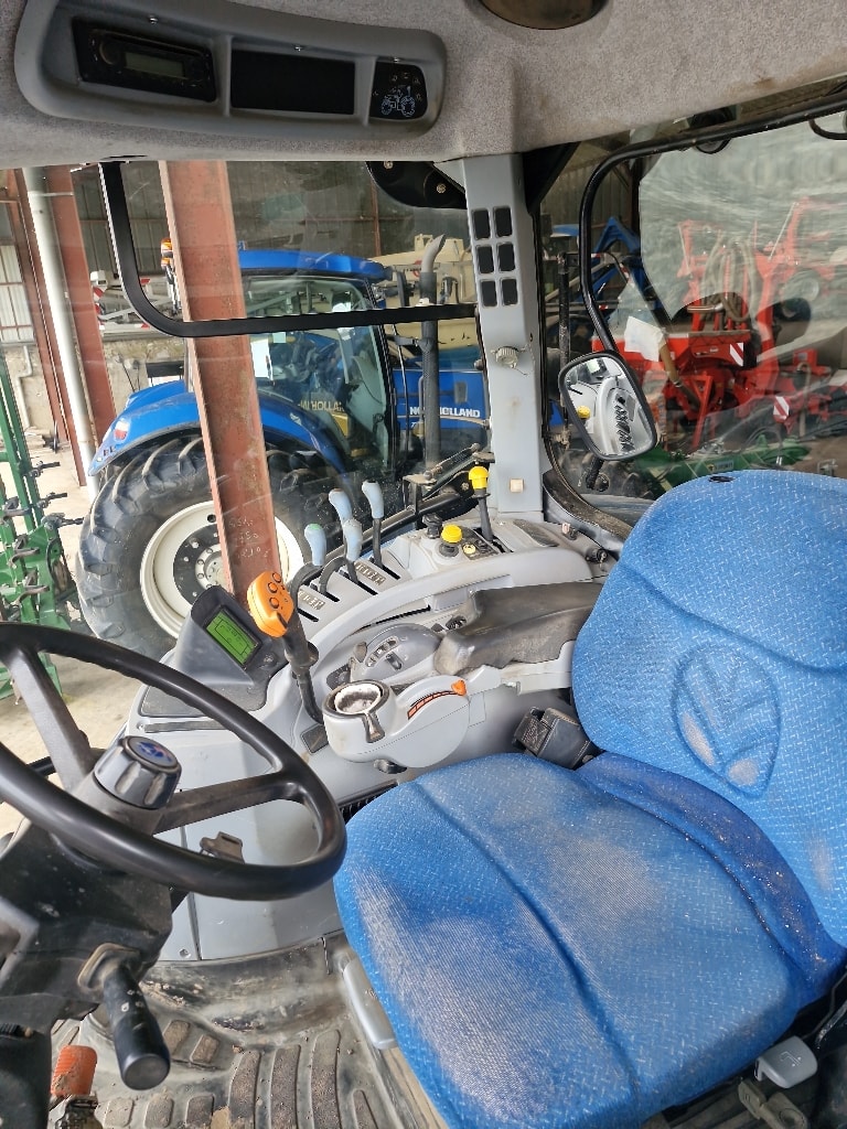Tracteur NEW HOLLAND T7060 - photo slide 13