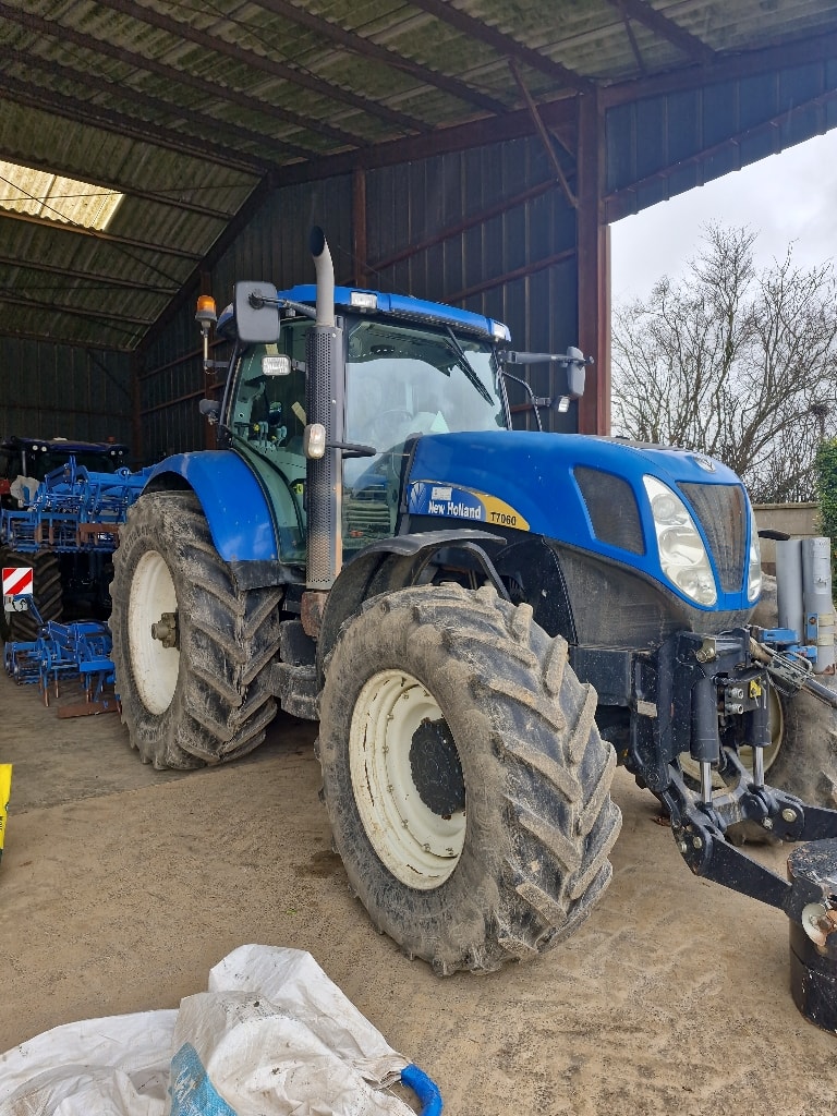 Tracteur NEW HOLLAND T7060 - photo slide 4