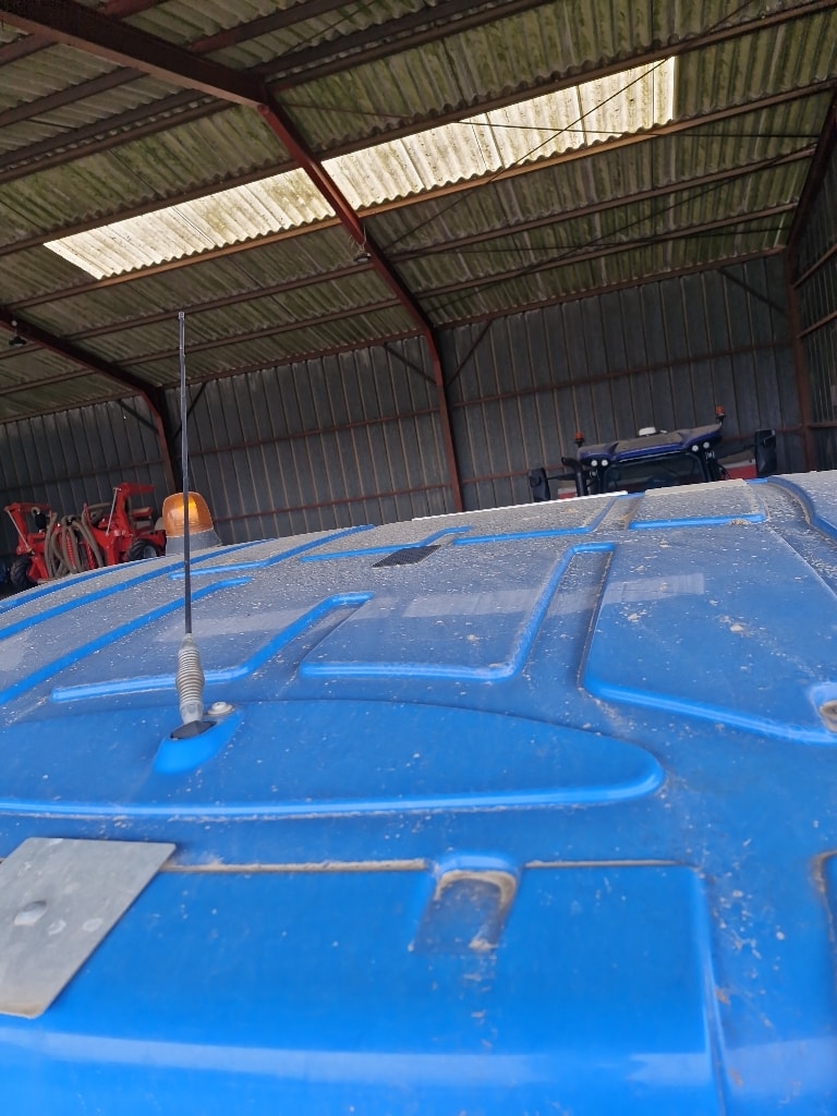 Tracteur NEW HOLLAND T7060 - photo slide 11