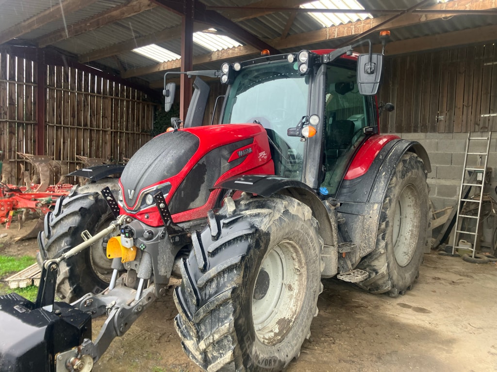 Tracteur VALTRA N155V - photo slide 1