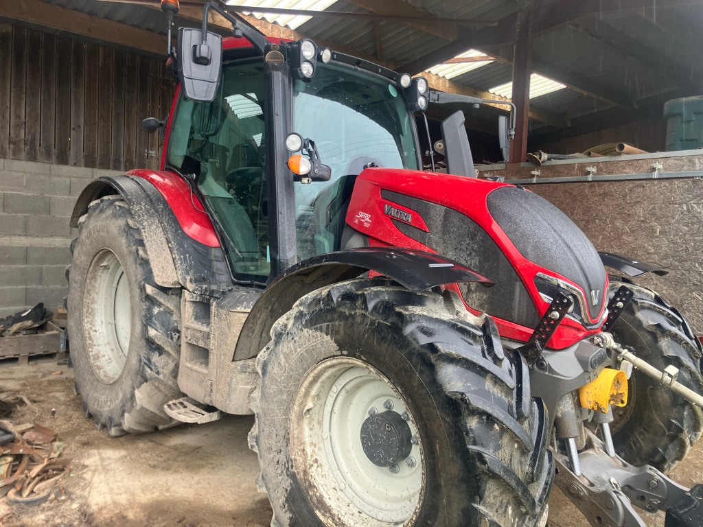 Tracteur VALTRA N155V - photo slide 2