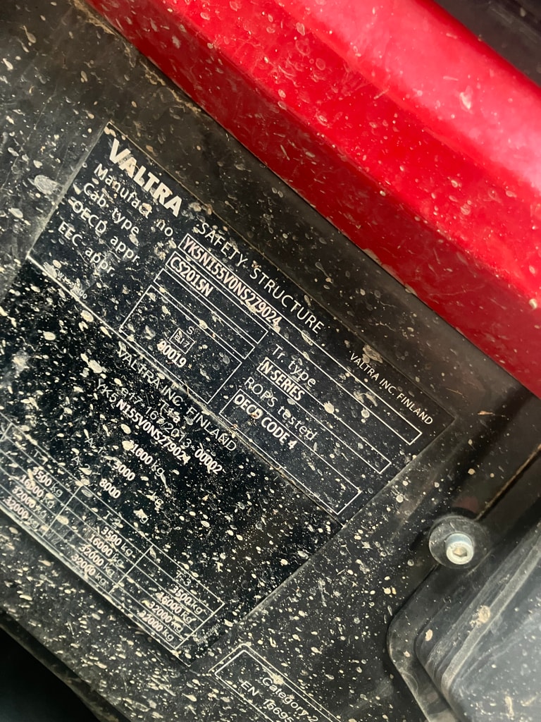 Tracteur VALTRA N155V - photo slide 5