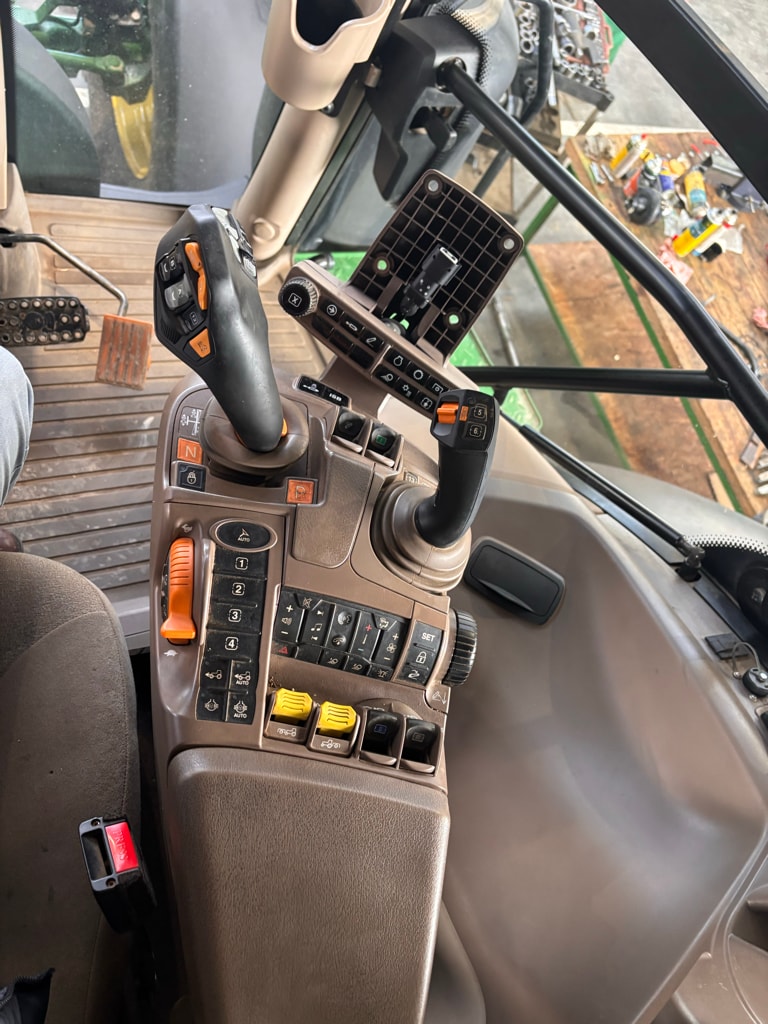 Tracteur JOHN DEERE 6R 250 - photo slide 19