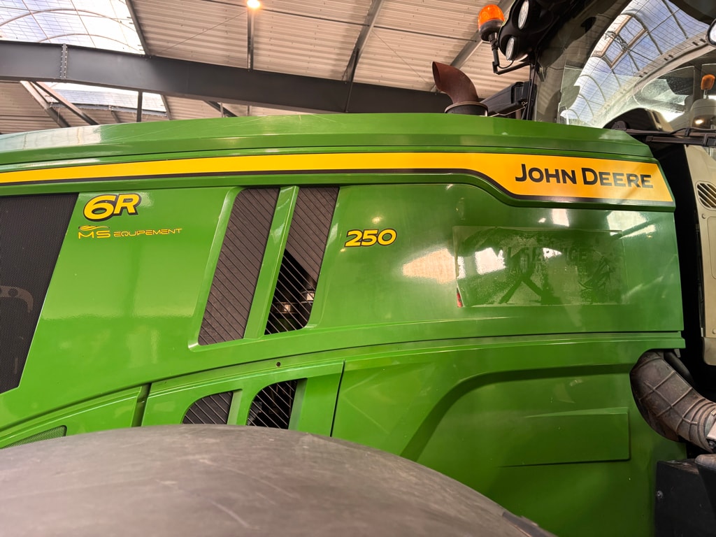 Tracteur JOHN DEERE 6R 250 - photo slide 10