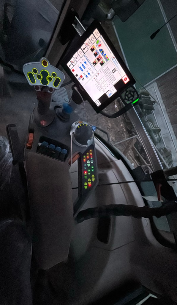 Tracteur FENDT 826 VARIO PROFI + - photo slide 6