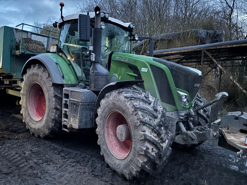 Tracteur FENDT 826 VARIO PROFI + - photo slide 1