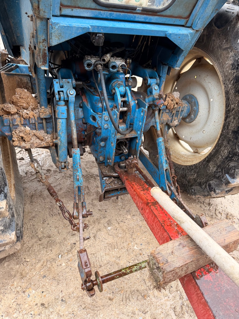 Tracteur FORD 7700 - photo slide 13