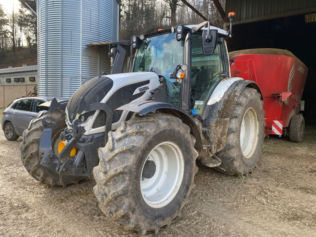 Tracteur chargeur VALTRA N175 - photo slide 2