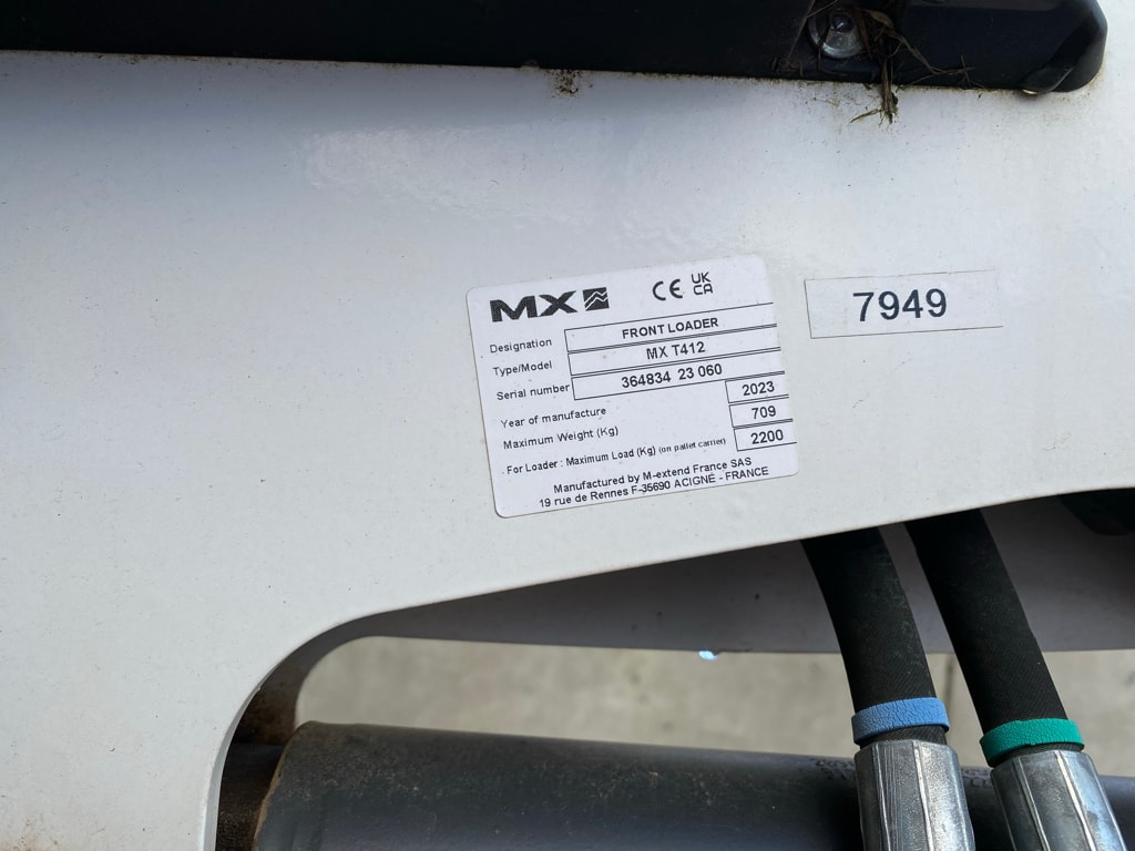 Tracteur chargeur VALTRA N175 - photo slide 9