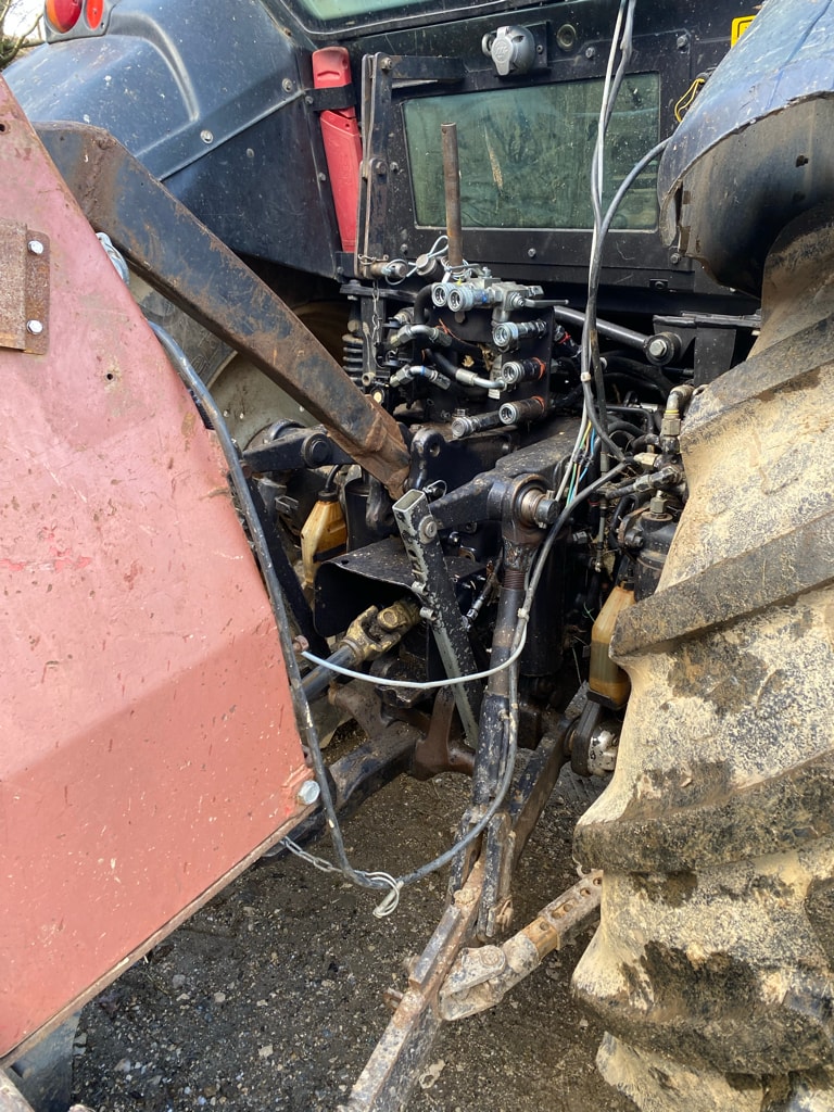Tracteur VALTRA T 121 CLASSIC - photo slide 8