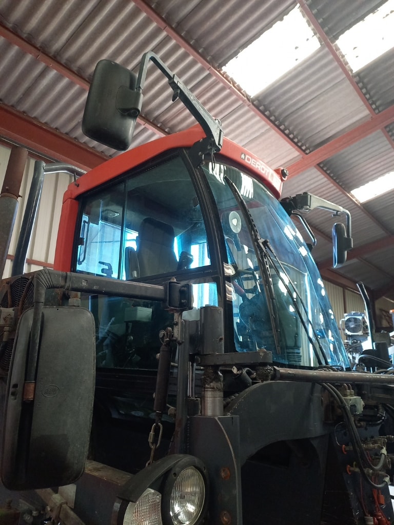 Tracteur enjambeur DEROT DH 115 MS - photo slide 7