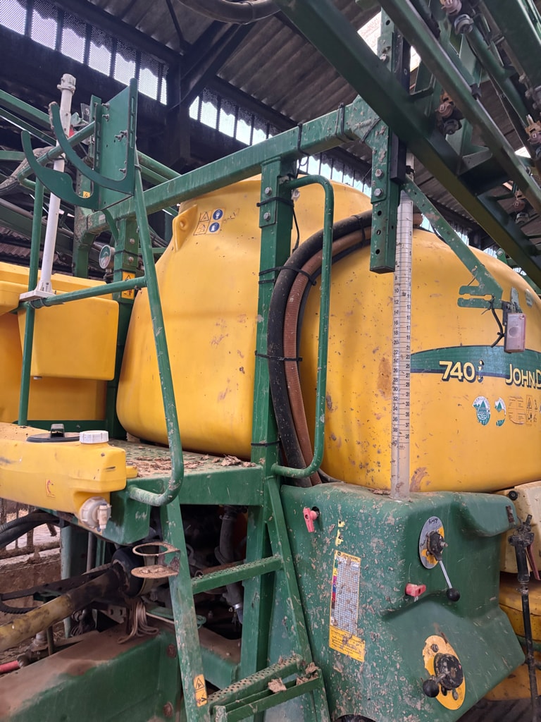 Pulverisateur JOHN DEERE 740I - photo slide 2